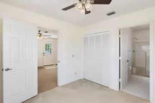 654 Centre Ct SW, Vero Beach, FL 32962 - Photo 7