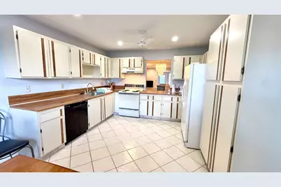 5242 Privet Place D, Delray Beach, FL 33484 - Photo 3