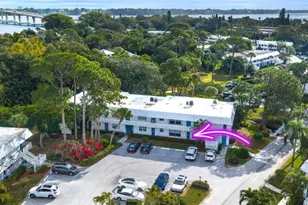 2929 SE Ocean Blvd Unit, Stuart, FL 34996 - Photo 1