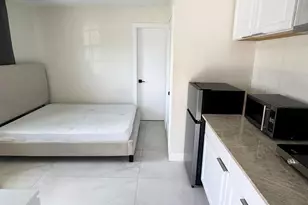 1030 SW 8th Ave, Deerfield Beach, FL 33441 - Photo 11