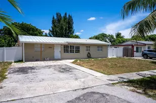 1030 SW 8th Ave, Deerfield Beach, FL 33441 - Photo 5