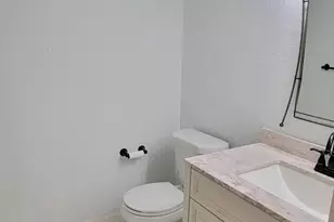 421 NE 1st St, Hallandale Beach, FL 33009 - Photo 23