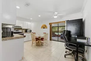8685 SE Keathley Ct, Hobe Sound, FL 33455 - Photo 11