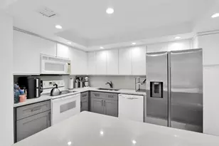 1000 NE Quayside Terrace, Miami, FL 33138 - Photo 11