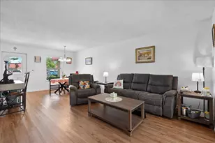 884 Worcester Ln, Lake Worth, FL 33467 - Photo 3