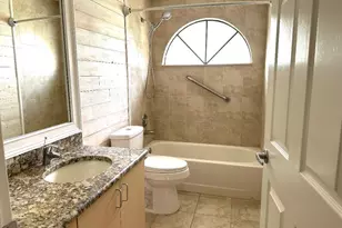 8095 Burlington Ct, Lake Worth, FL 33467 - Photo 11