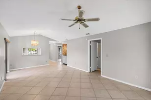 400 Club Cir, Boca Raton, FL 33487 - Photo 9