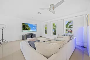 2502 SW 11th Ct, Boynton Beach, FL 33426 - Photo 9