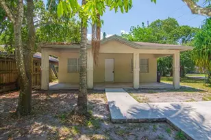 605 Dundas Ct, Fort Pierce, FL 34950 - Photo 1