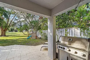 11 Admirals Ct, Palm Beach Gardens, FL 33418 - Photo 25