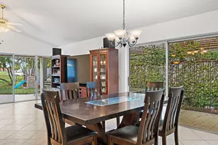 11 Admirals Ct, Palm Beach Gardens, FL 33418 - Photo 9