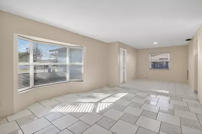 8961 NW 21st Street, Pembroke Pines, FL 33024 - Photo 9