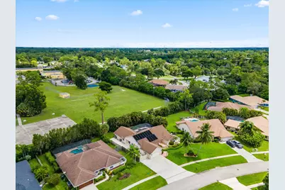 13385 Kingsbury Drive, Wellington, FL 33414 - Photo 35
