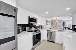 868 Crystal Lake Dr, Deerfield Beach, FL 33064 - Photo 17