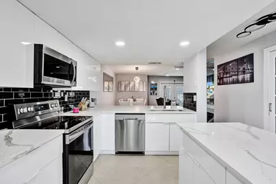 868 Crystal Lake Drive, Deerfield Beach, FL 33064 - Photo 19