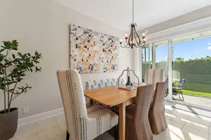 402 Resort Ln, Palm Beach Gardens, FL 33418 - Photo 9