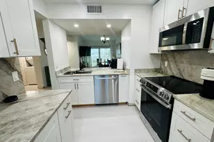 1030 Lake Shore Dr, Lake Park, FL 33403 - Photo 5