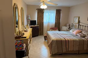 701 Lori Dr, Palm Springs, FL 33461 - Photo 7