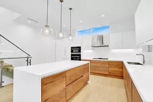 12 SE 10th Ave, Fort Lauderdale, FL 33301 - Photo 3