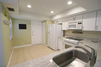 454 Ashwood Place, Boca Raton, FL 33431 - Photo 7