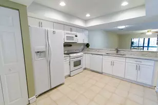 454 Ashwood Pl, Boca Raton, FL 33431 - Photo 9