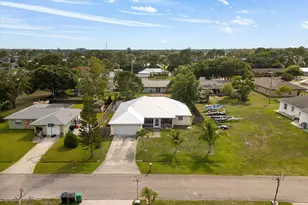 1762 SE Aires Ln, Port Saint Lucie, FL 34984 - Photo 29