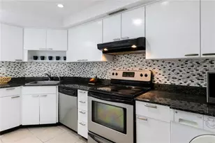 2400 Presidential Way, West Palm Beach, FL 33401 - Photo 7