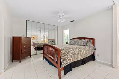 5800 Fernley Drive W, Unit #18, West Palm Beach, FL 33415 - Photo 9