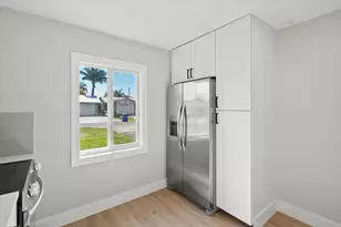 3023 SE Banyan St, Stuart, FL 34997 - Photo 9