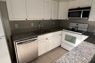 731 Springdale Cir, Palm Springs, FL 33461 - Photo 13