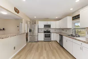 449 SE Oakridge Dr, Port Saint Lucie, FL 34984 - Photo 9