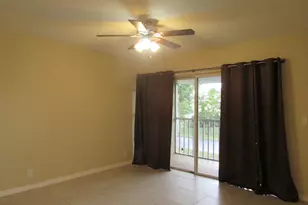 1537 SE Royal Green Cir, Port Saint Lucie, FL 34952 - Photo 5