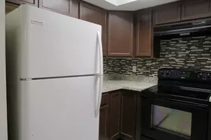 1537 SE Royal Green Cir, Port Saint Lucie, FL 34952 - Photo 19