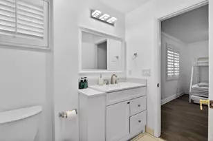 736 NE 34th Ct, Oakland Park, FL 33334 - Photo 27