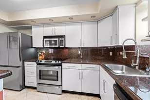 20200 W Country Club Dr, Aventura, FL 33180 - Photo 11