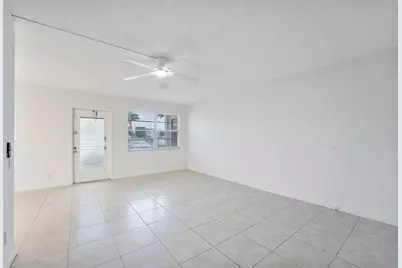 1071 Guildford D, Boca Raton, FL 33434 - Photo 7