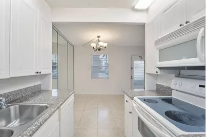1071 Guildford D, Boca Raton, FL 33434 - Photo 11