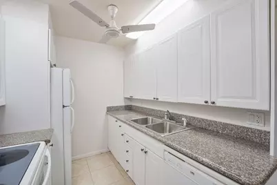 1071 Guildford D, Boca Raton, FL 33434 - Photo 13