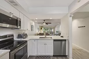 409 Brackenwood Ln S, Palm Beach Gardens, FL 33418 - Photo 7