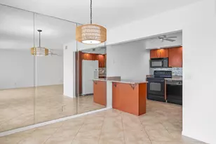 306 Wellington E, West Palm Beach, FL 33417 - Photo 5