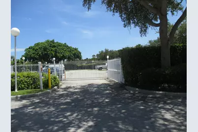 470 Executive Center Drive, Unit #2K, West Palm Beach, FL 33401 - Photo 23