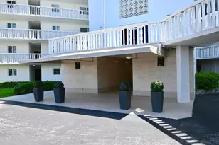 301 Lake Shore Dr, Lake Park, FL 33403 - Photo 9