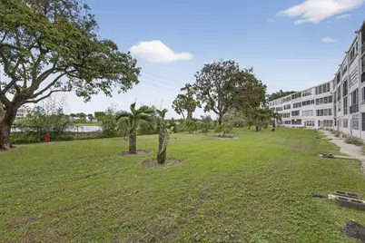 127 Southampton B, West Palm Beach, FL 33417 - Photo 19