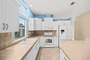 3508 Red Tailed Hawk Dr, Port Saint Lucie, FL 34952 - Photo 11