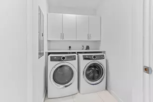 851 NE 1st Ave, Miami, FL 33132 - Photo 9