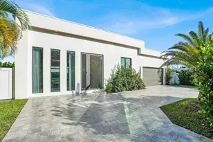 828 NW 2nd Ave, Boca Raton, FL 33432 - Photo 1