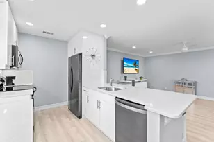 325 Capri G, Delray Beach, FL 33484 - Photo 9