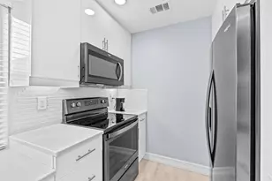 325 Capri G, Delray Beach, FL 33484 - Photo 13