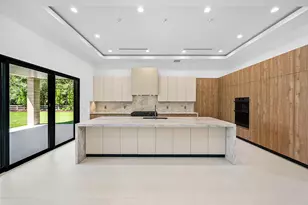 14817 Paddock Dr, Wellington, FL 33414 - Photo 13