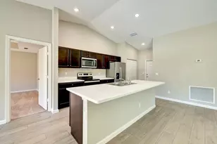 5213 NW W Piper Cir, Port Saint Lucie, FL 34986 - Photo 9